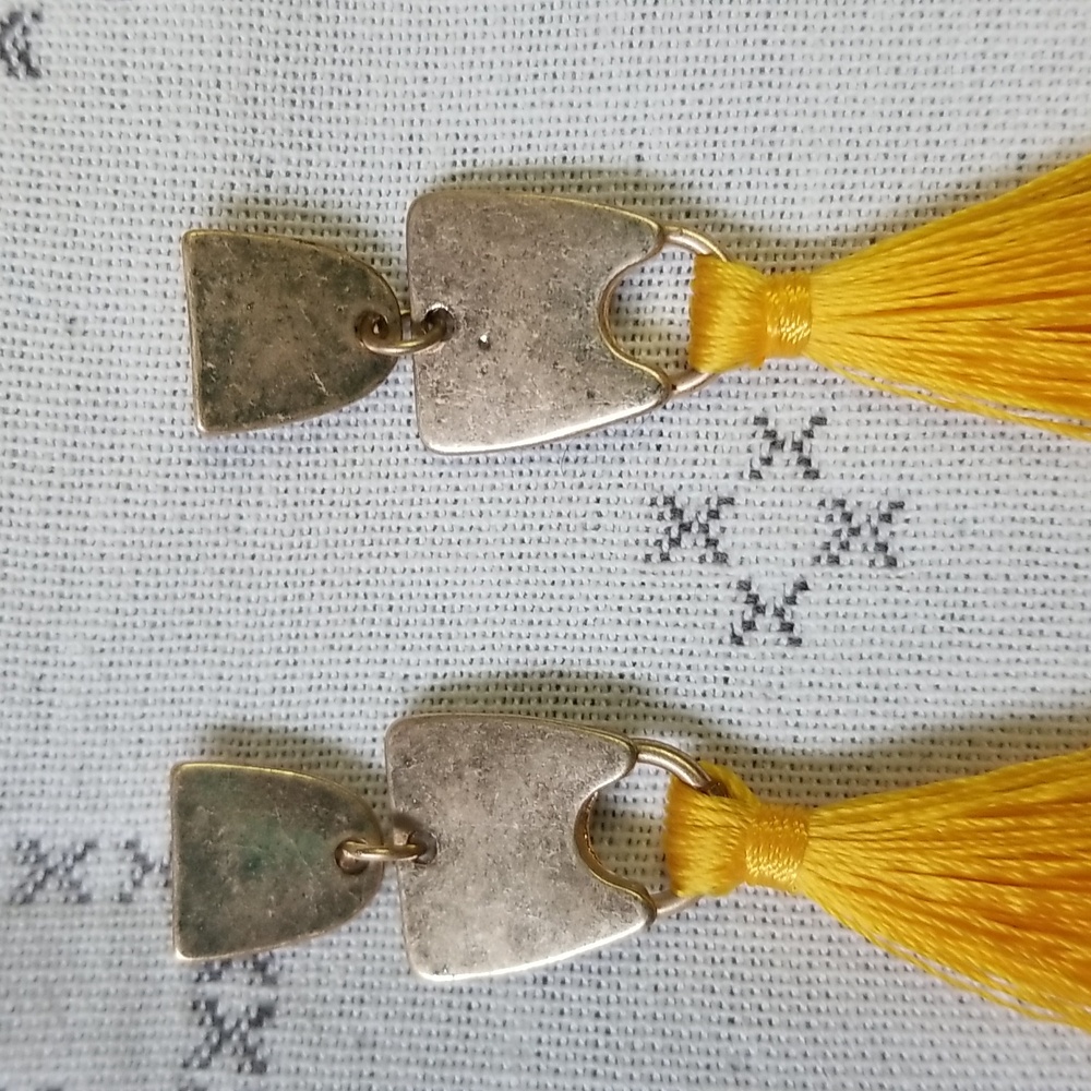 Global Inspired Tassel Earrings - Picture 4 of 6